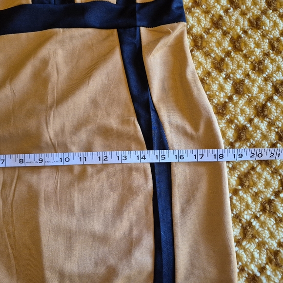 Colourblock Mod Dress - Picture 8 of 12